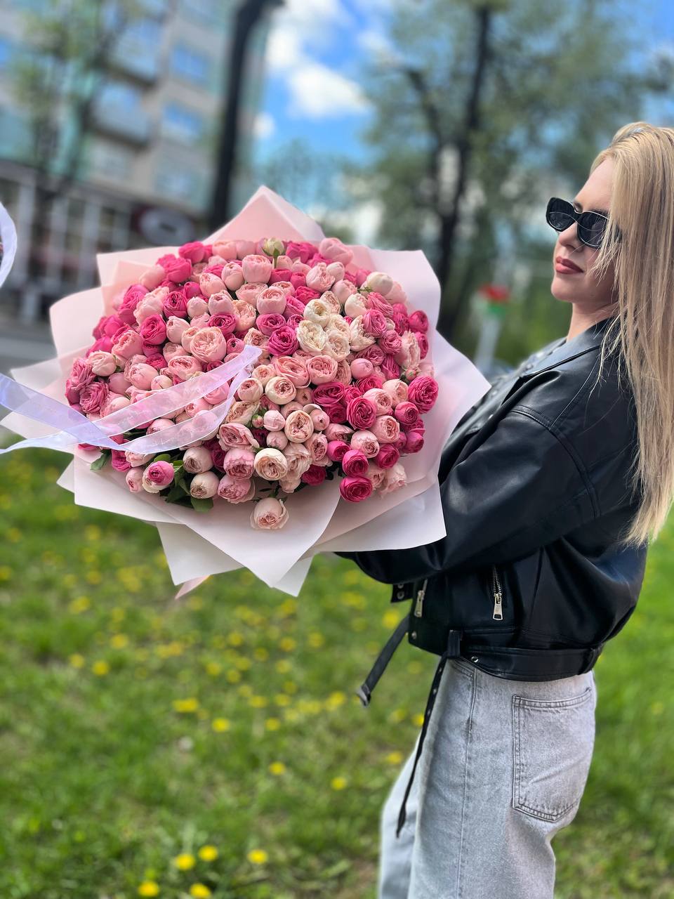 Букет из пионовидных роз