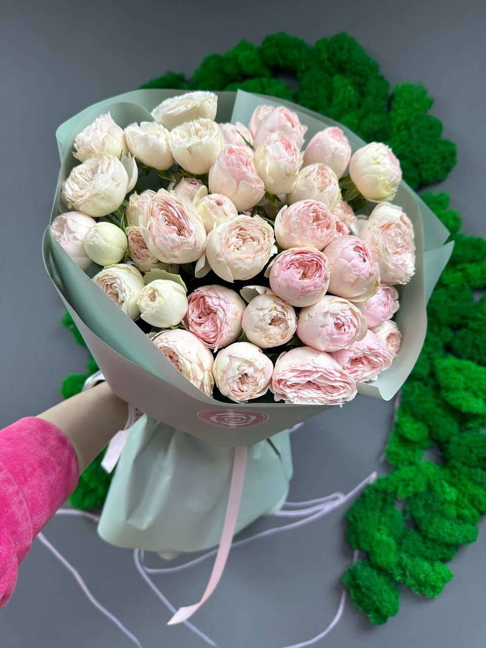 Букет из пионовидных роз