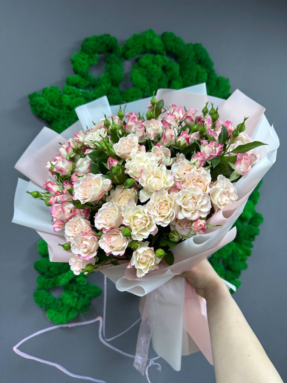 Букет из кустовых роз