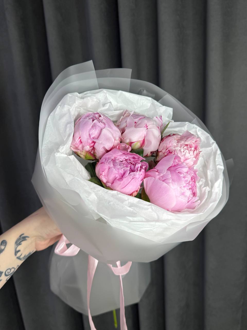 Букет из пионов
